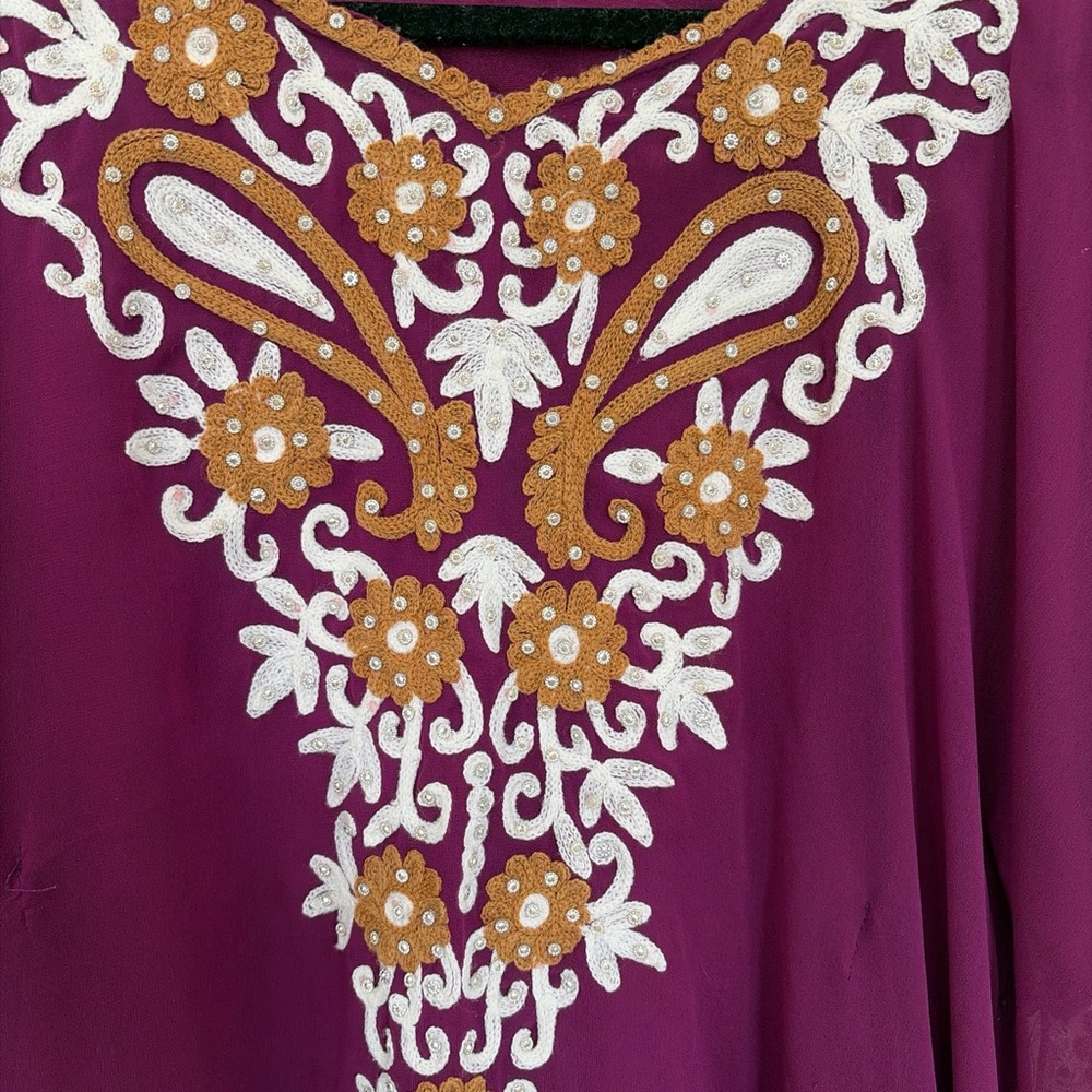 Purple Embroidered Kaftan‎ Dress - Picture 6 of 9